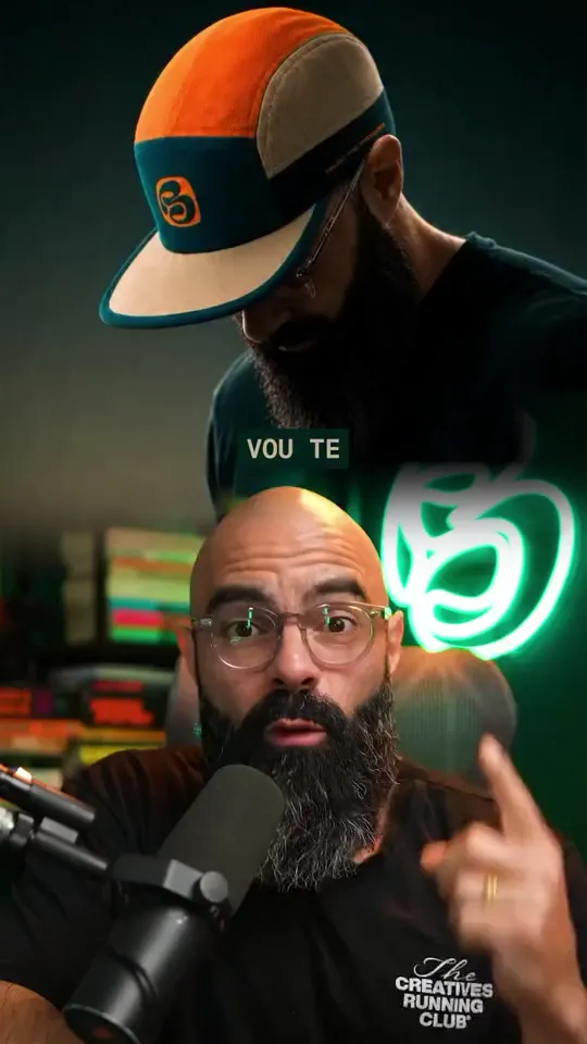 Leo Becker no estúdio e com boné LBK, animação em loop